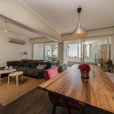 Central Flat With Great View In Muratpasa Antalya