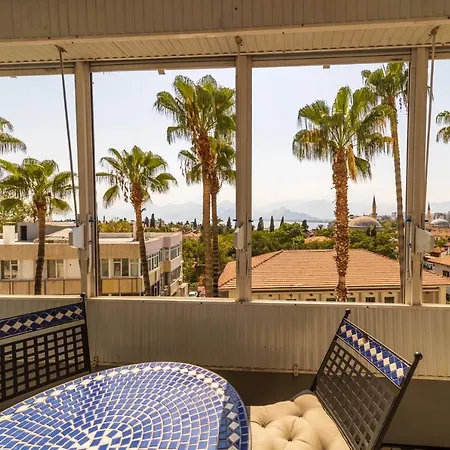 Central Flat With Great View In Muratpasa